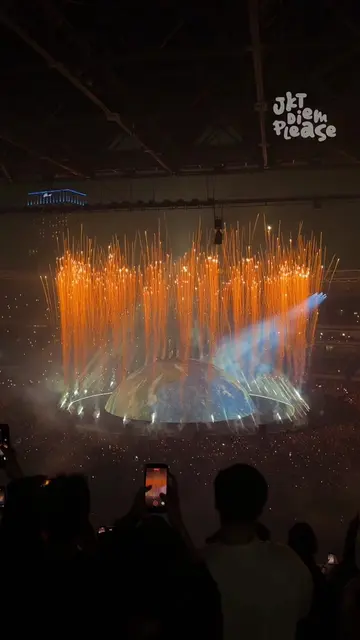 Immersive YE concert malam ini di GBK Jakarta bener-bener bikin merinding! Visua