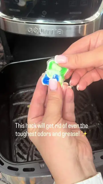 Kitchen Hack 🫧 This hack will get rid of even the toughest odors and grease! ✨ 