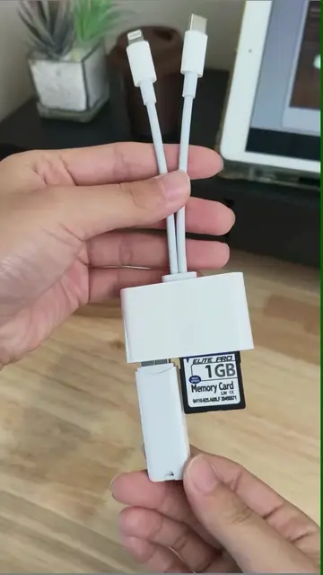 📱✨ Transfer photos and videos in seconds!

Meet your new 5-in-1 SD Card Reader 